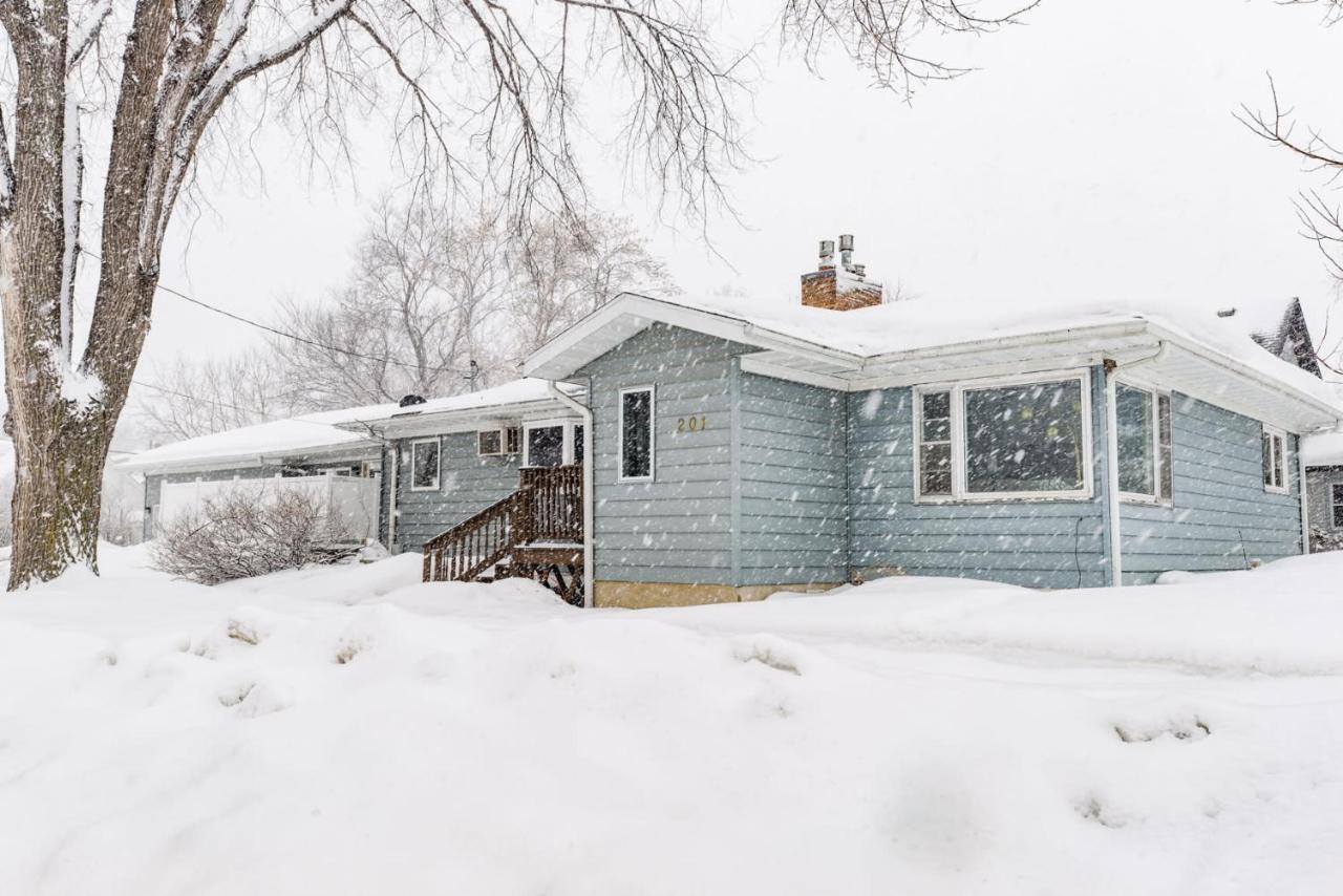 New Remodeled Townhome In Central Fargo Exterior foto