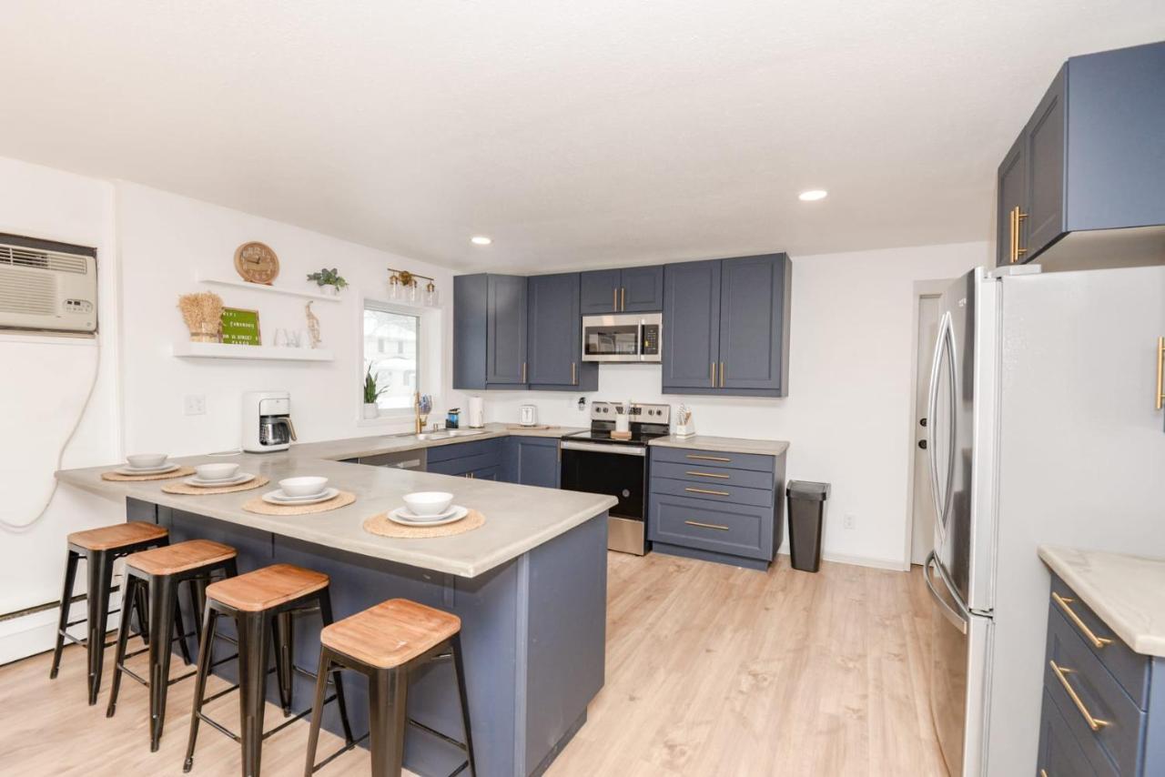 New Remodeled Townhome In Central Fargo Exterior foto