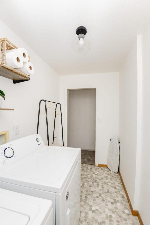 New Remodeled Townhome In Central Fargo Exterior foto